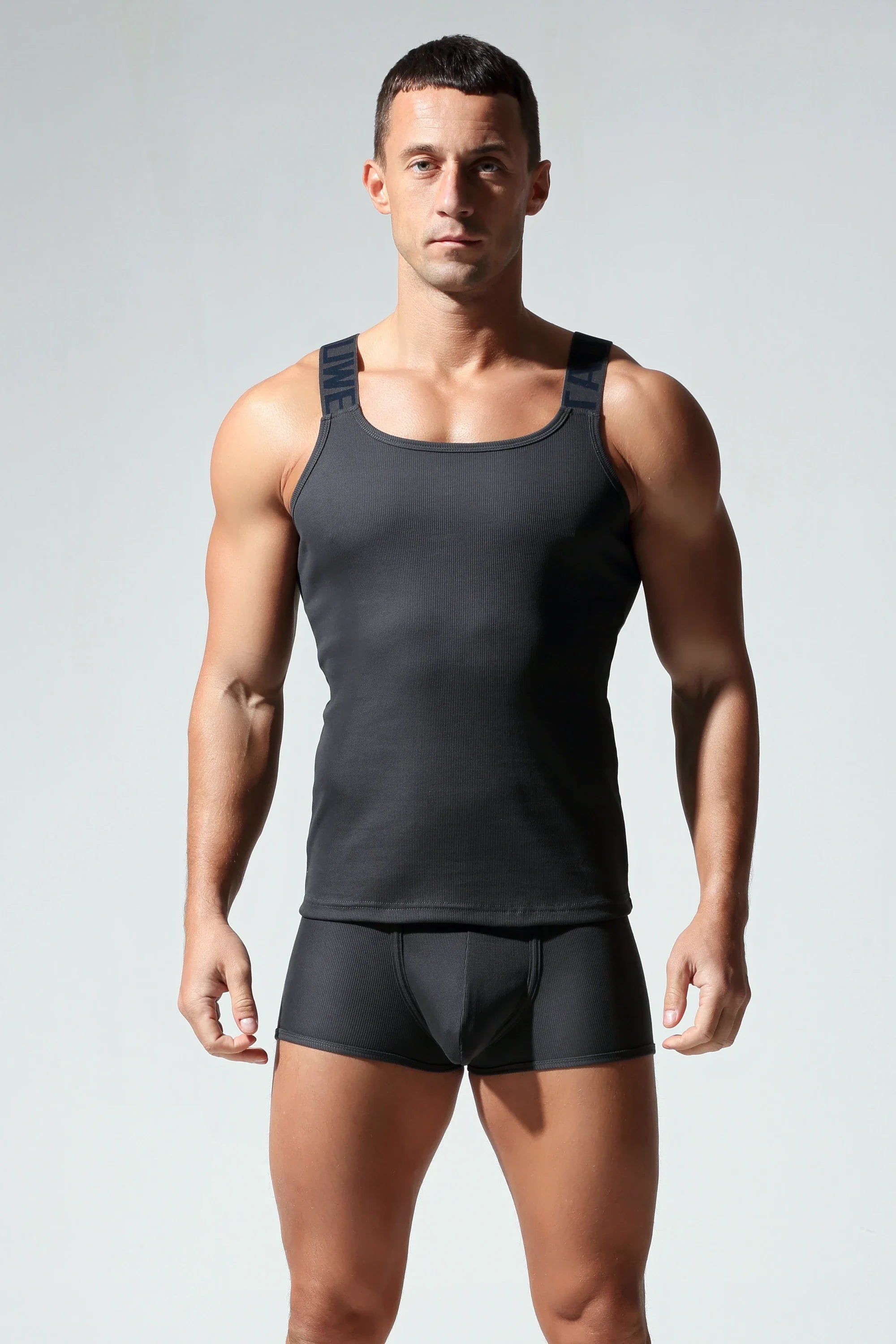 Workout Tank for Men – Stretch Fabric & Breathable Design