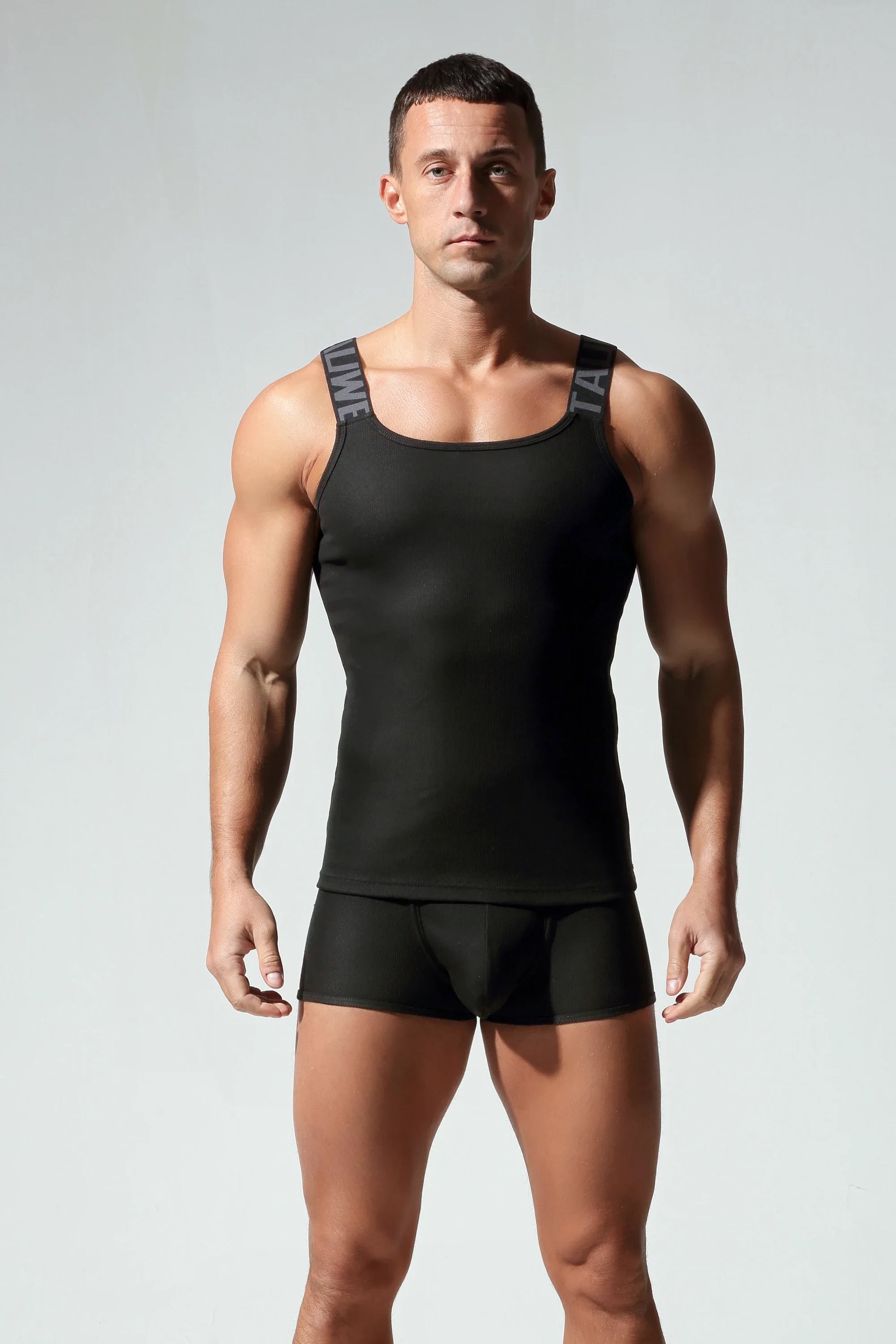 Workout Tank for Men – Stretch Fabric & Breathable Design