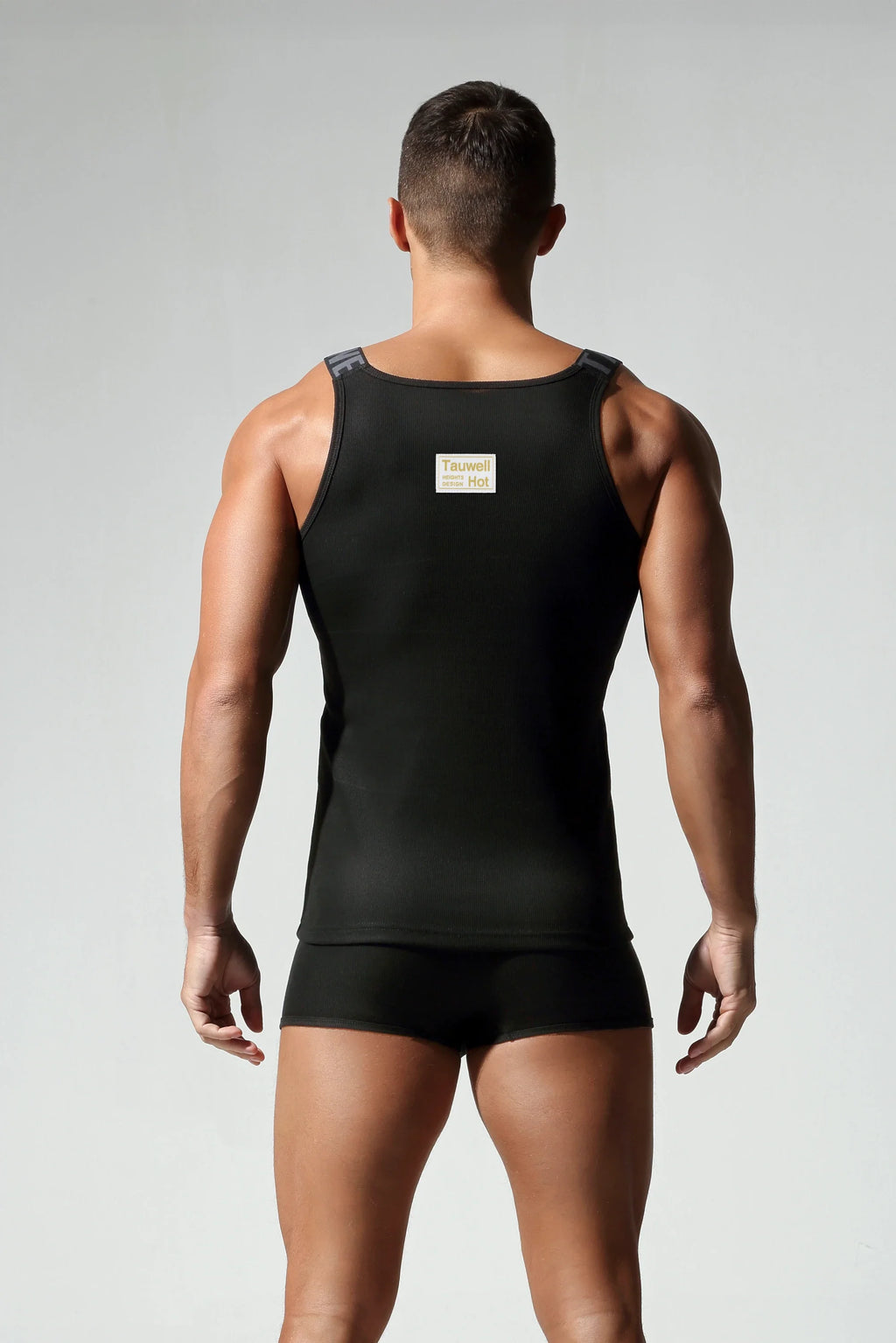 Workout Tank for Men – Stretch Fabric & Breathable Design